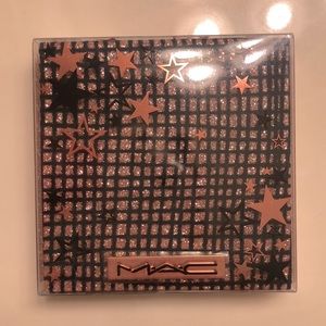 MAC star-sighting compact: neutral